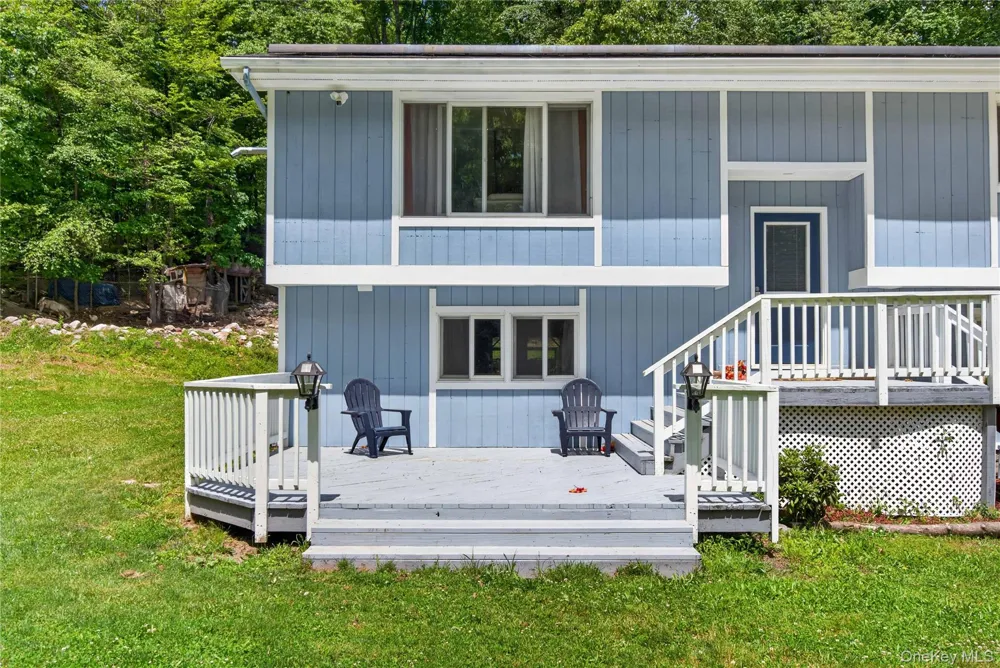 20 Patrick Drive Bloomingburg, NY 12721
