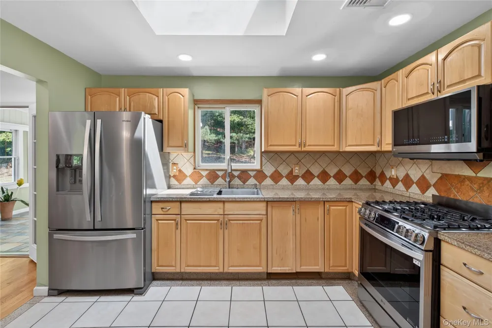 20 Patrick Drive Bloomingburg, NY 12721