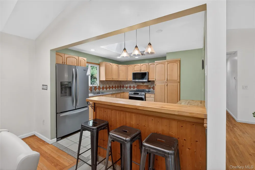 20 Patrick Drive Bloomingburg, NY 12721