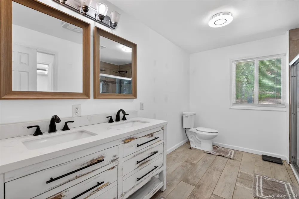 20 Patrick Drive Bloomingburg, NY 12721