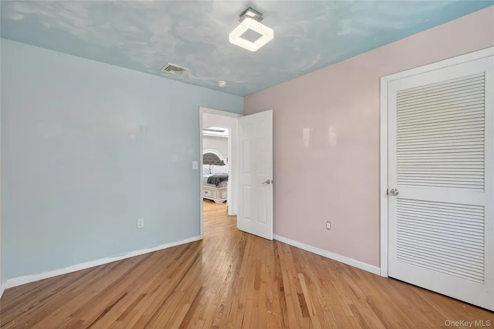 20 Patrick Drive Bloomingburg, NY 12721