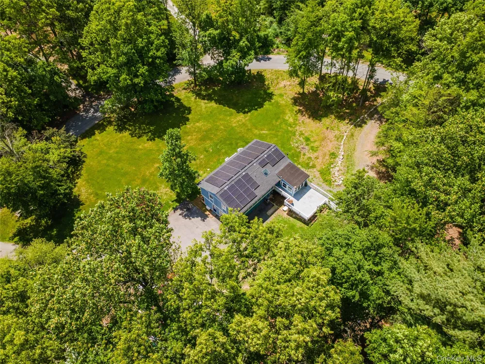 20 Patrick Drive Bloomingburg, NY 12721