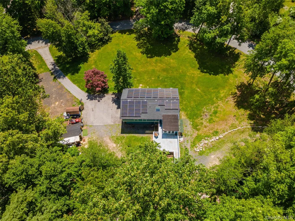 20 Patrick Drive Bloomingburg, NY 12721
