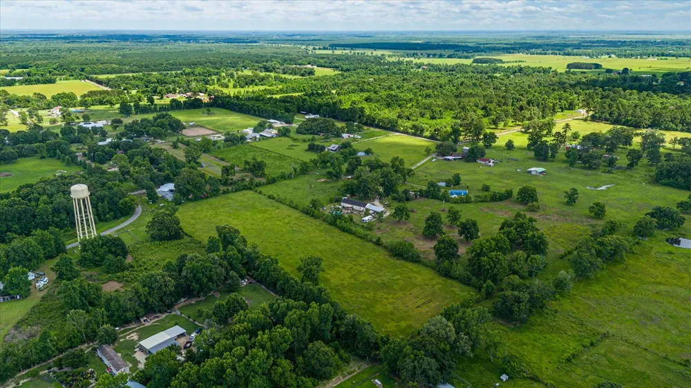 County Road 2065 Hull, TX 77564