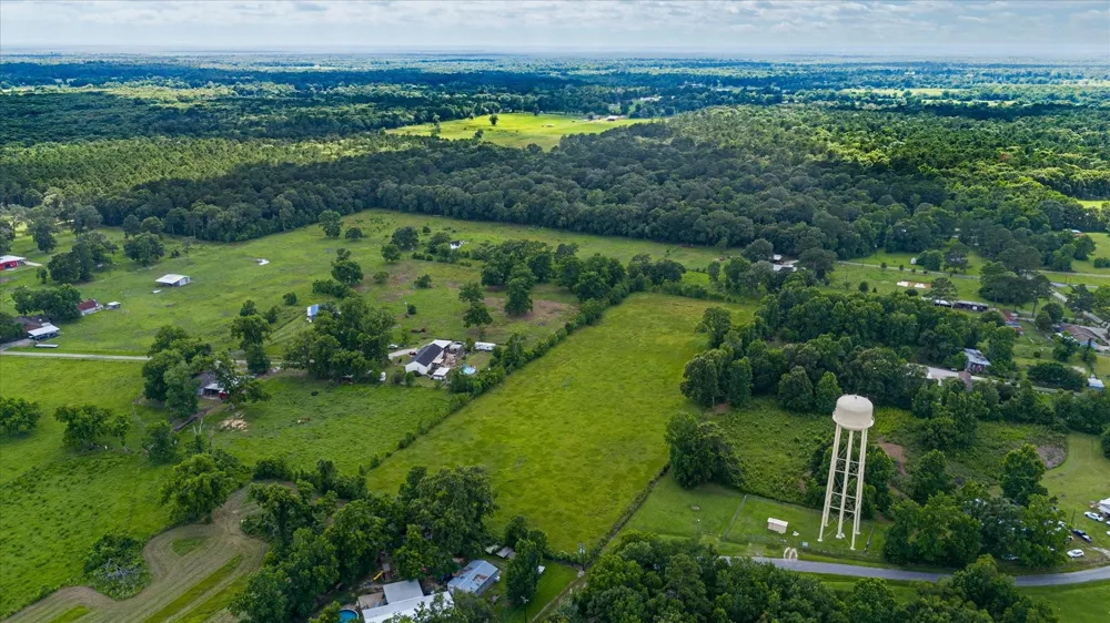 County Road 2065 Hull, TX 77564