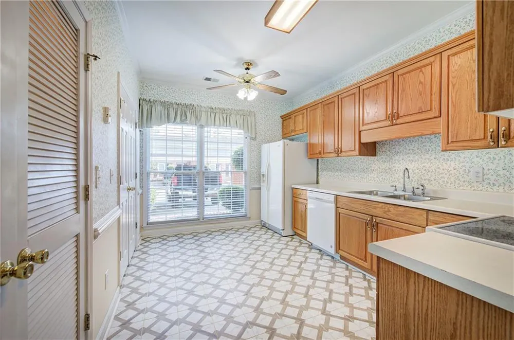 214 Manor Way Cartersville, GA 30120