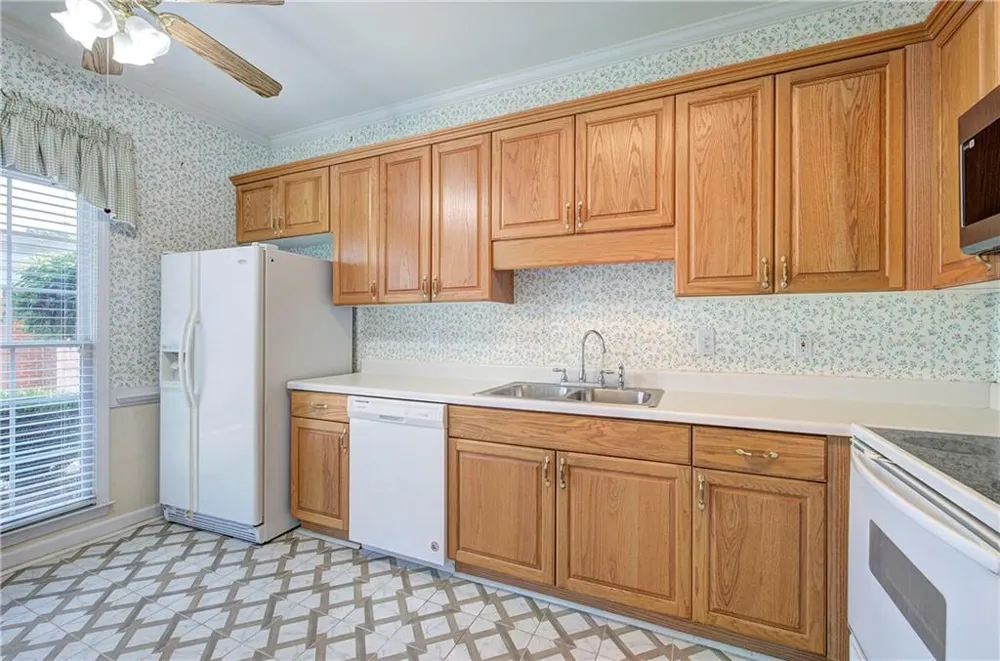 214 Manor Way Cartersville, GA 30120