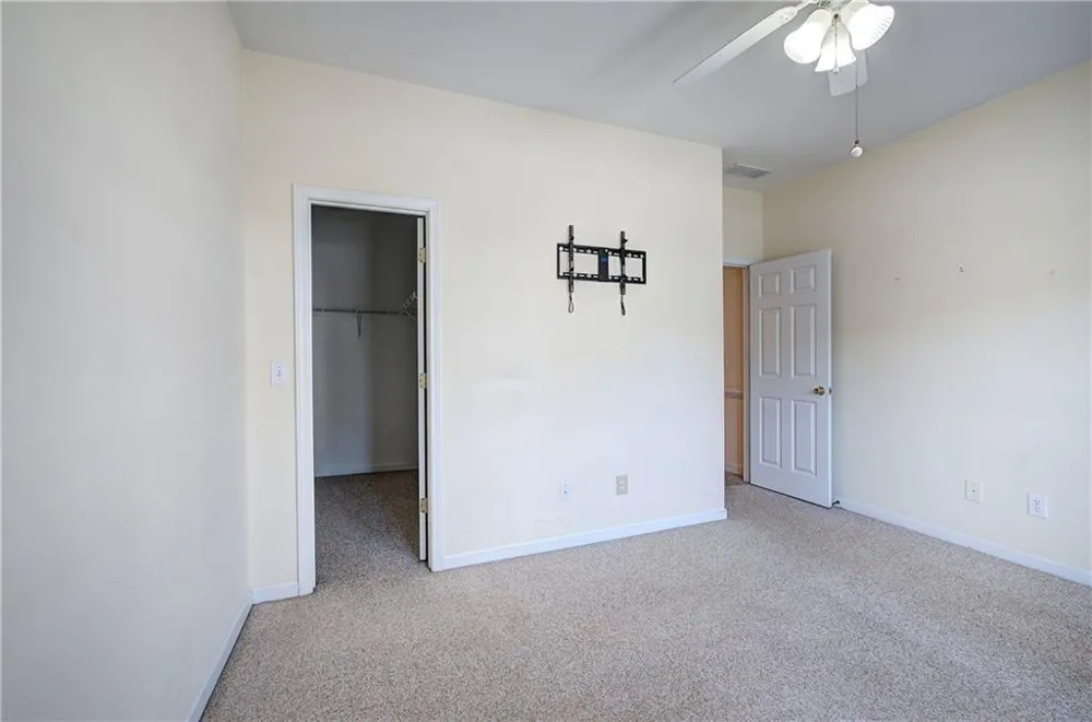 214 Manor Way Cartersville, GA 30120
