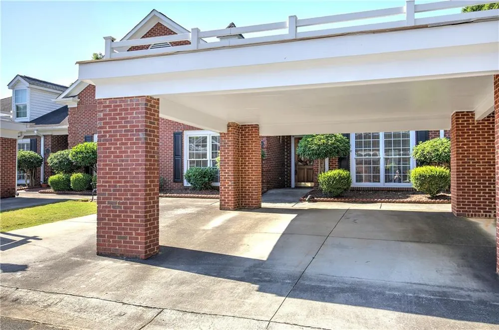 214 Manor Way Cartersville, GA 30120
