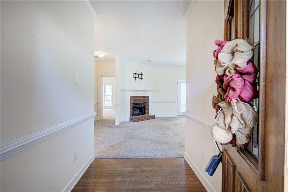 214 Manor Way Cartersville, GA 30120