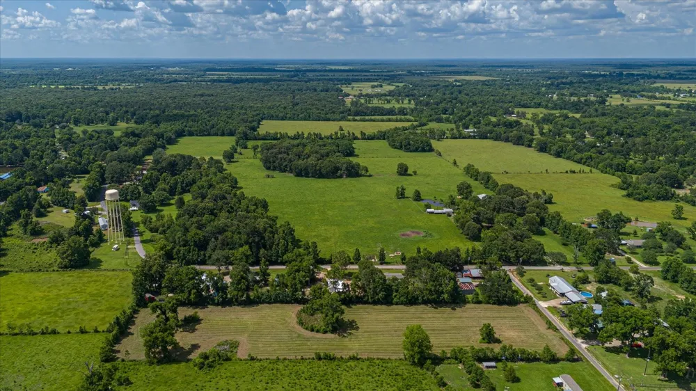 County Road 2060 Hull, TX 77564
