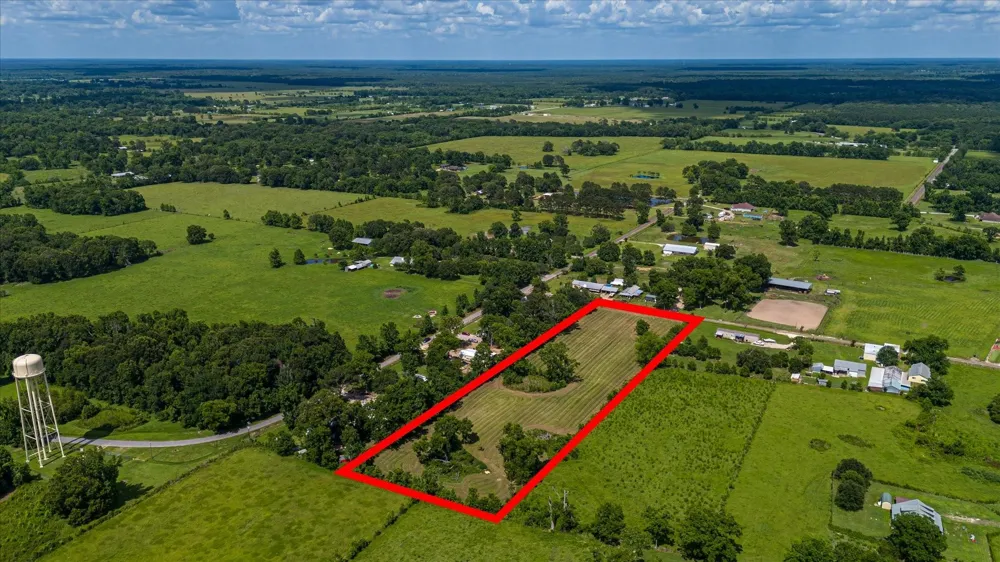 County Road 2060 Hull, TX 77564