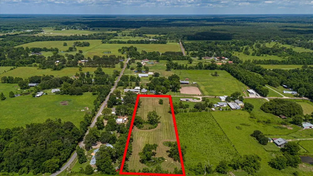 County Road 2060 Hull, TX 77564