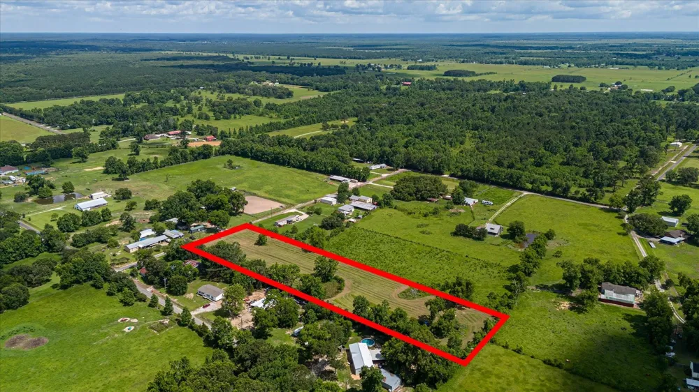 County Road 2060 Hull, TX 77564