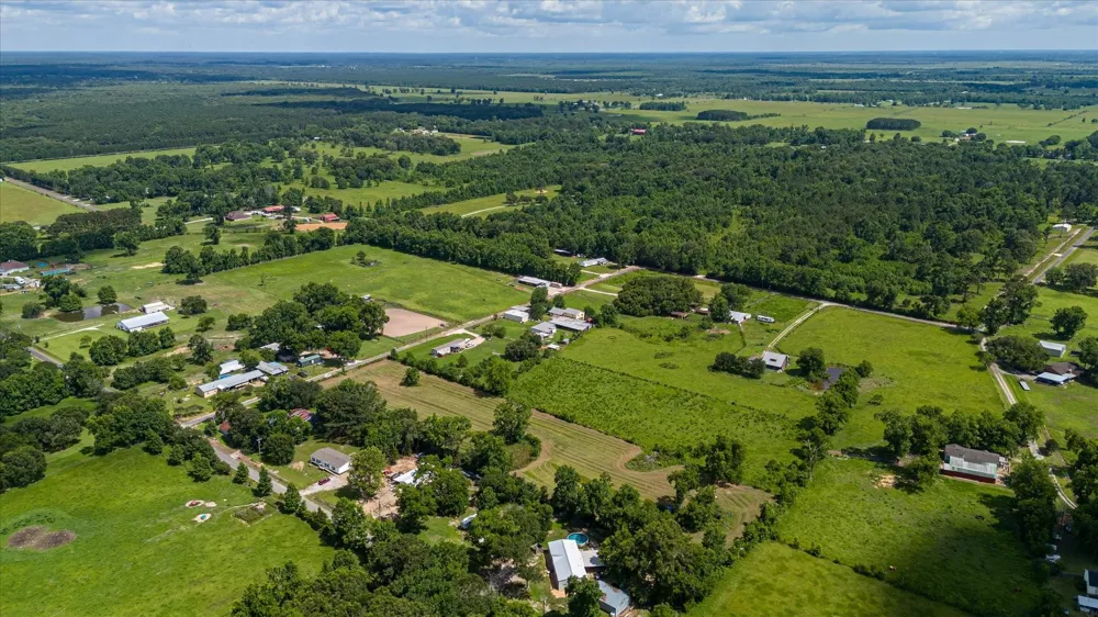 County Road 2060 Hull, TX 77564