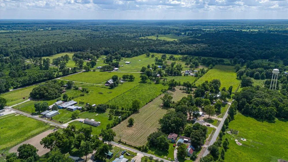 County Road 2060 Hull, TX 77564