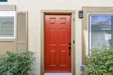 2593 El Portal Dr. #C