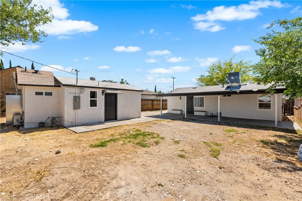 45040 Redwood Avenue Lancaster, CA 93534