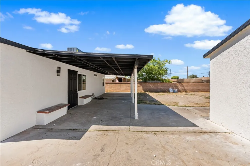 45040 Redwood Avenue Lancaster, CA 93534