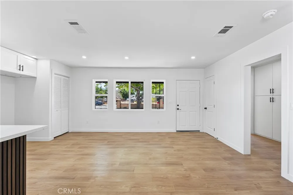 45040 Redwood Avenue Lancaster, CA 93534