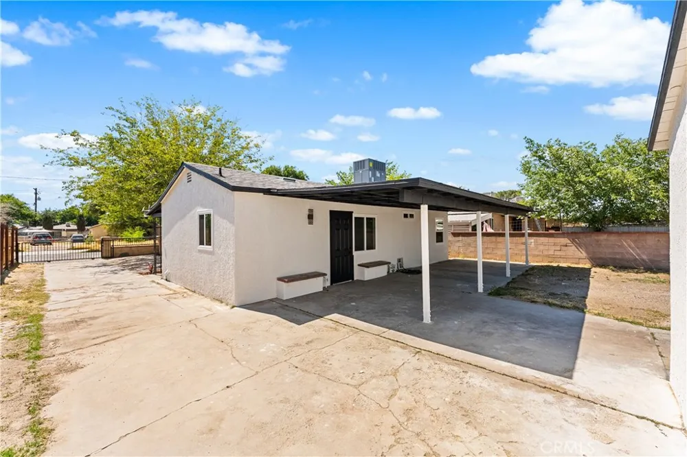 45040 Redwood Avenue Lancaster, CA 93534