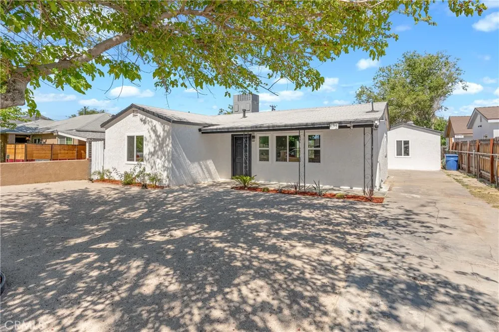 45040 Redwood Avenue Lancaster, CA 93534