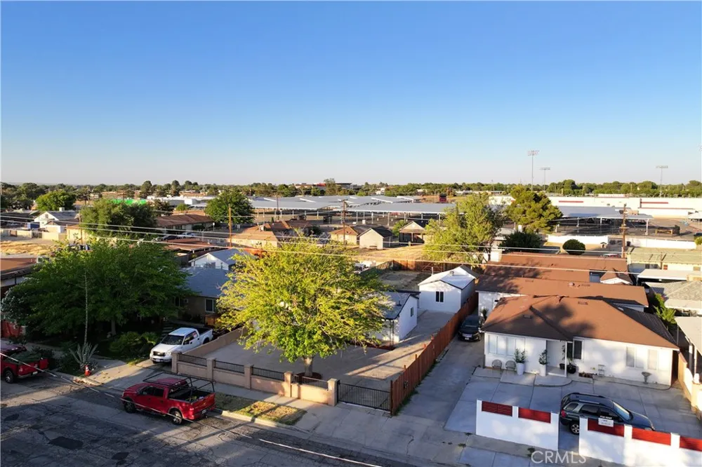 45040 Redwood Avenue Lancaster, CA 93534