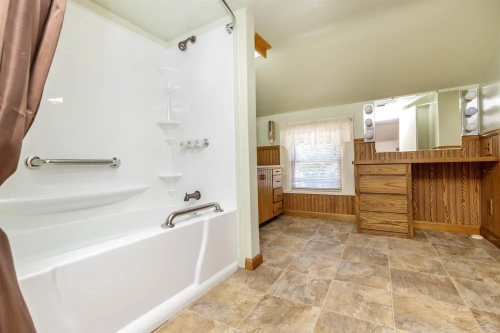 601 Van Buren Street Bay City City, MI 48708