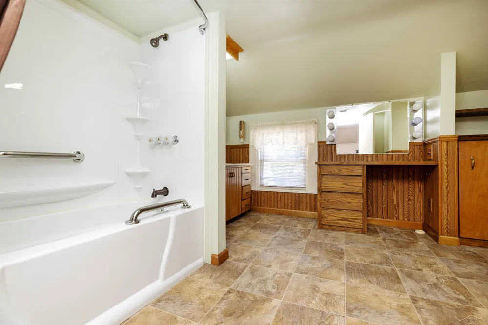 601 Van Buren Street Bay City City, MI 48708