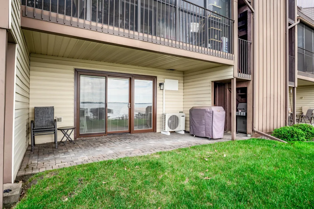 151 Lake Avenue #102 Spicer, MN 56288
