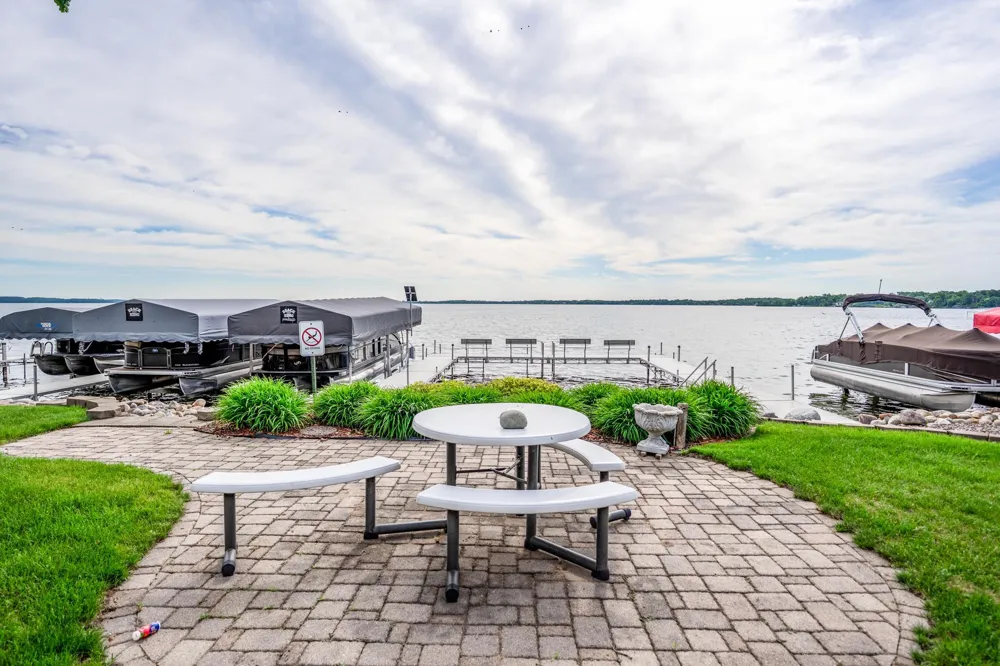 151 Lake Avenue #102 Spicer, MN 56288