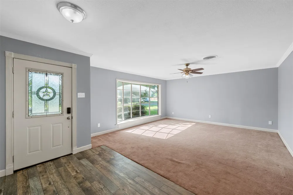 605 Roberts Street West, TX 76691