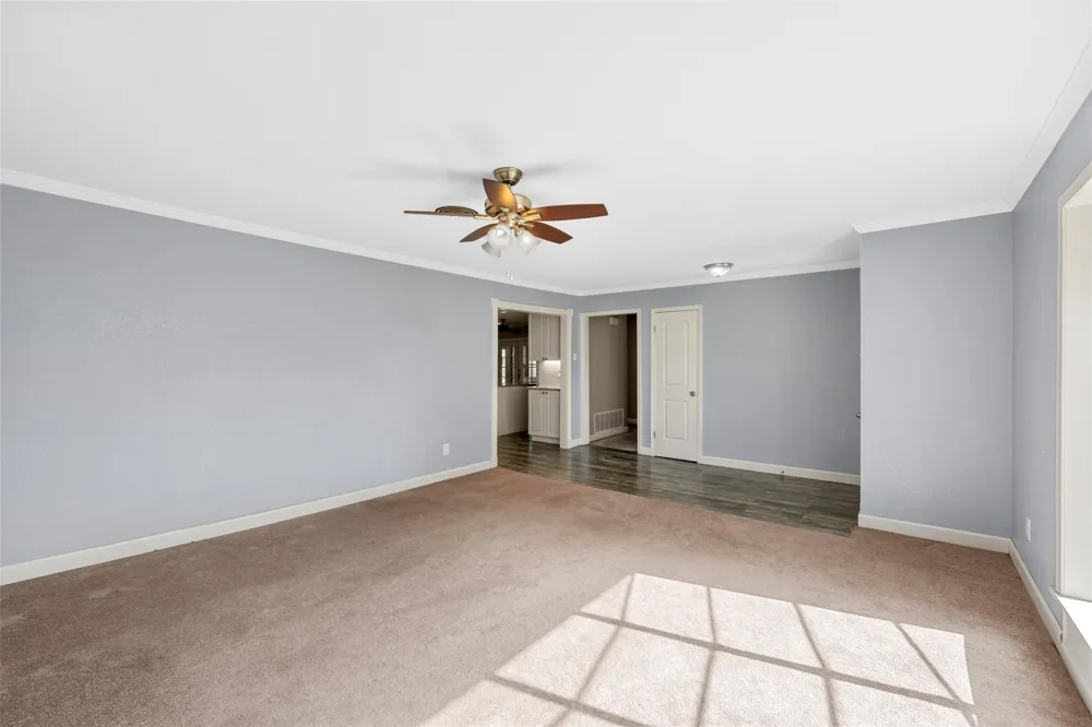 605 Roberts Street West, TX 76691
