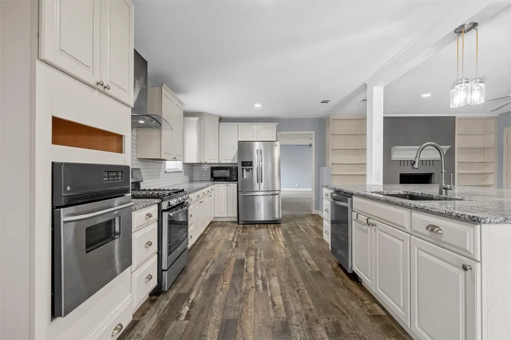 605 Roberts Street West, TX 76691