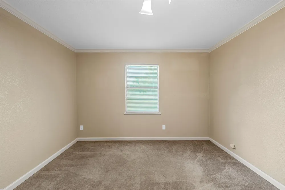 605 Roberts Street West, TX 76691