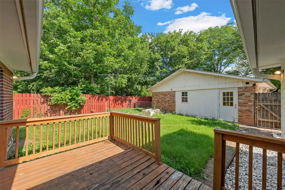 605 Roberts Street West, TX 76691