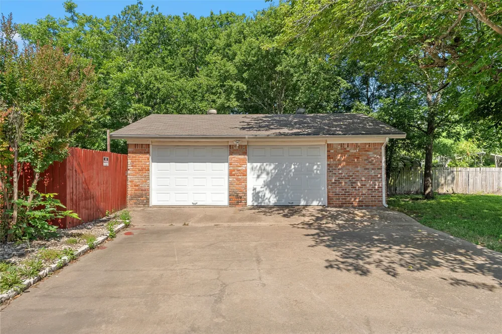 605 Roberts Street West, TX 76691
