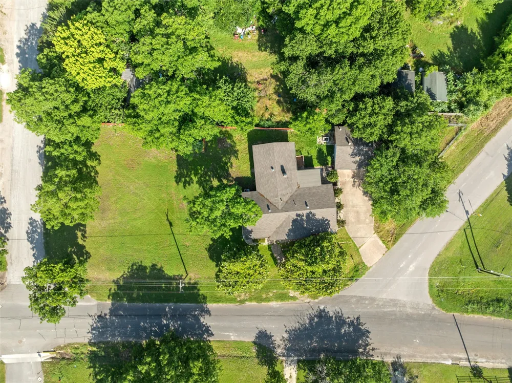 605 Roberts Street West, TX 76691