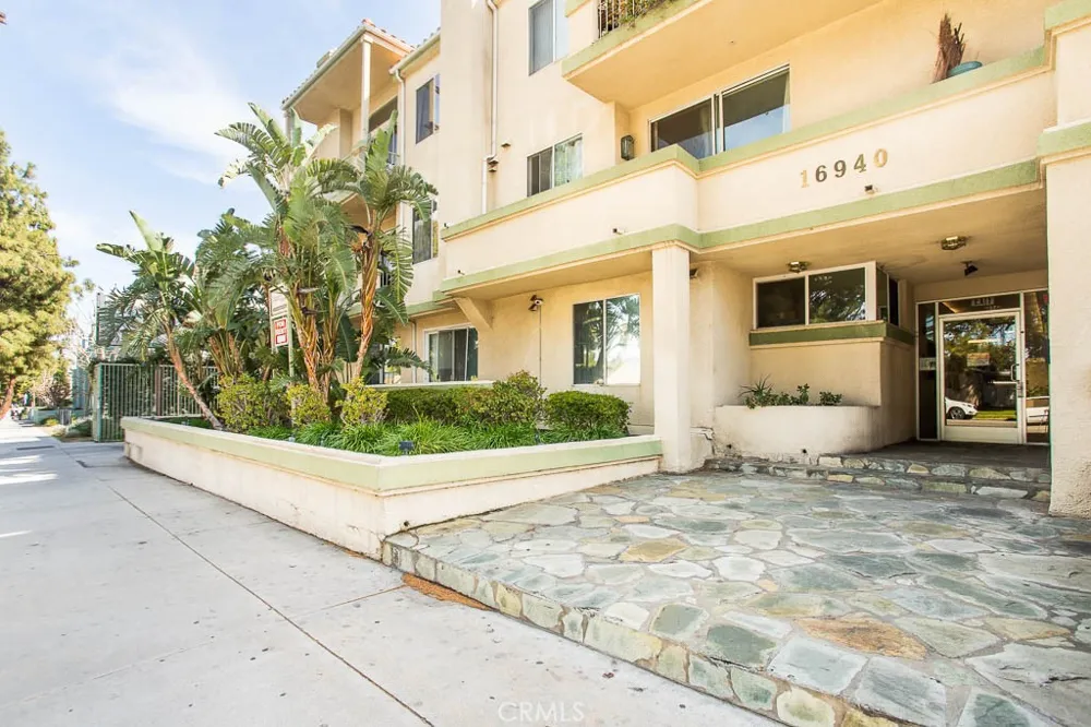 16940 Chatsworth #206 Granada Hills, CA 91344