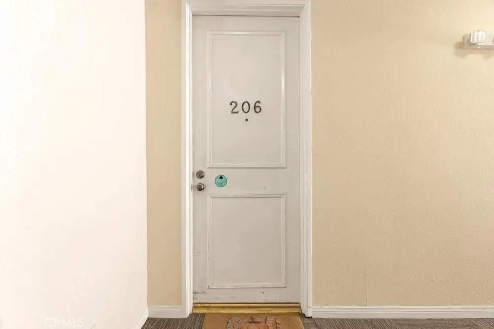 16940 Chatsworth #206 Granada Hills, CA 91344