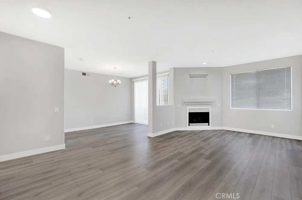 16940 Chatsworth #206 Granada Hills, CA 91344