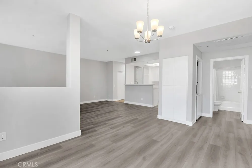 16940 Chatsworth #206 Granada Hills, CA 91344