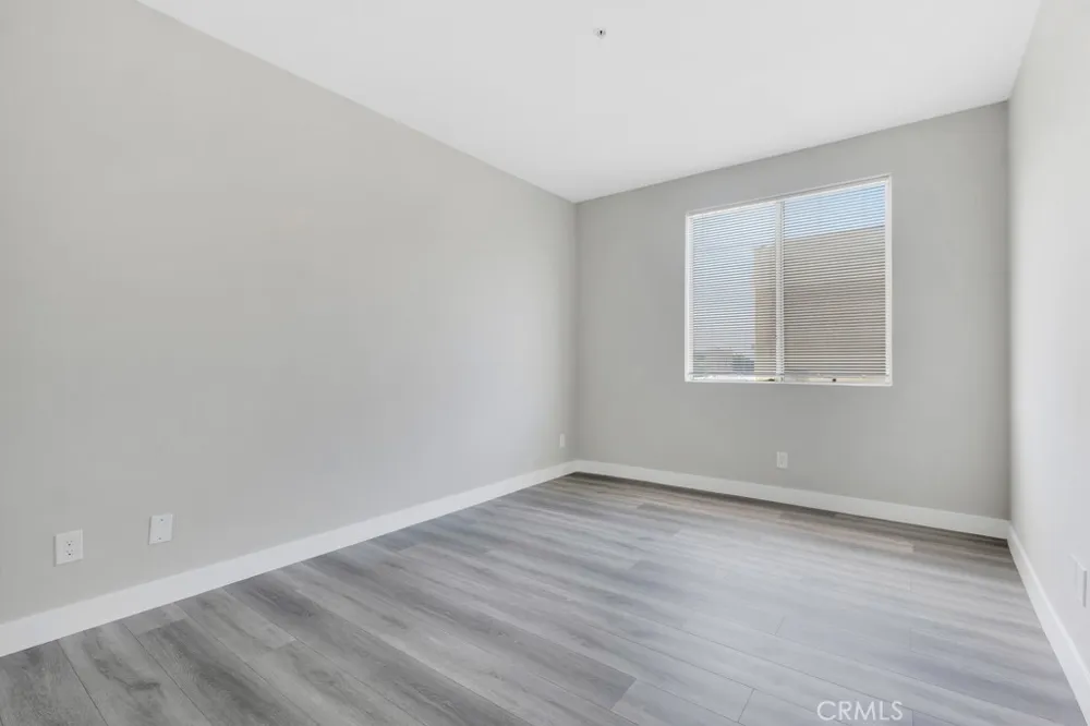 16940 Chatsworth #206 Granada Hills, CA 91344