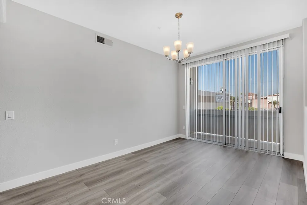 16940 Chatsworth #206 Granada Hills, CA 91344