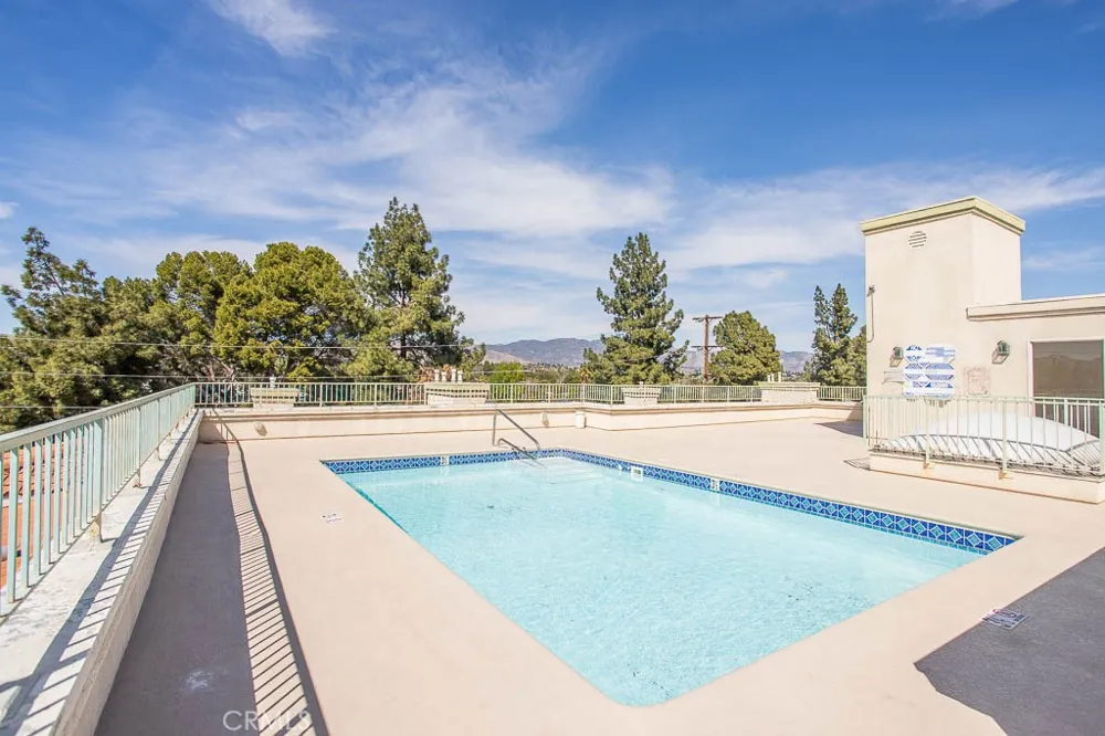 16940 Chatsworth #206 Granada Hills, CA 91344