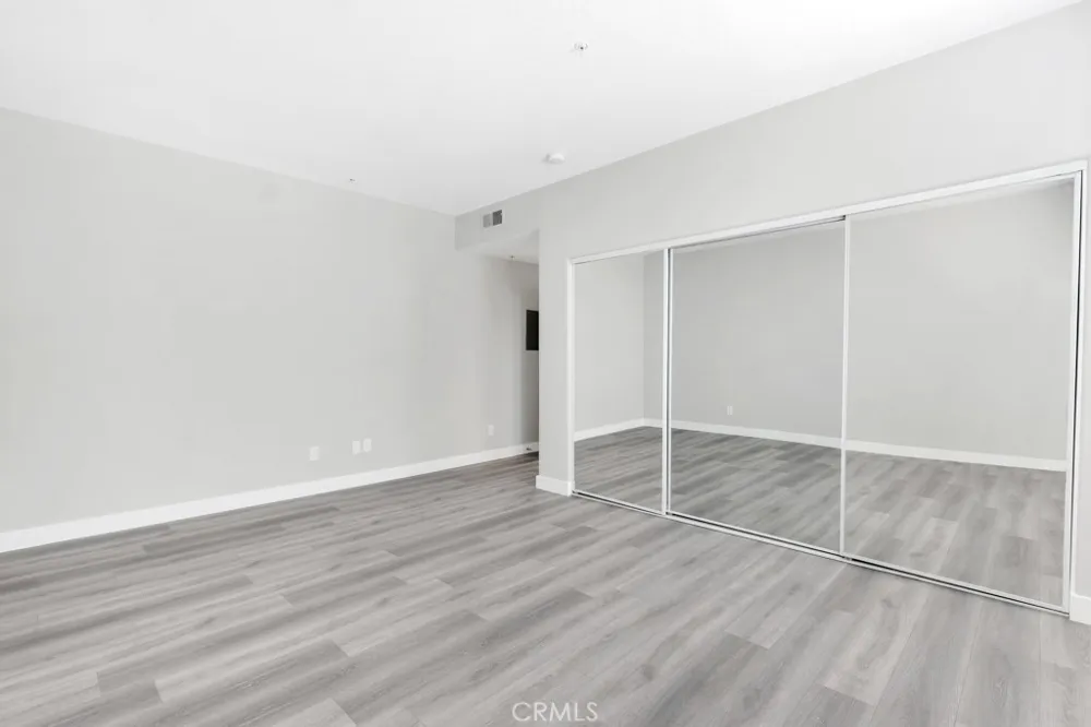 16940 Chatsworth #206 Granada Hills, CA 91344