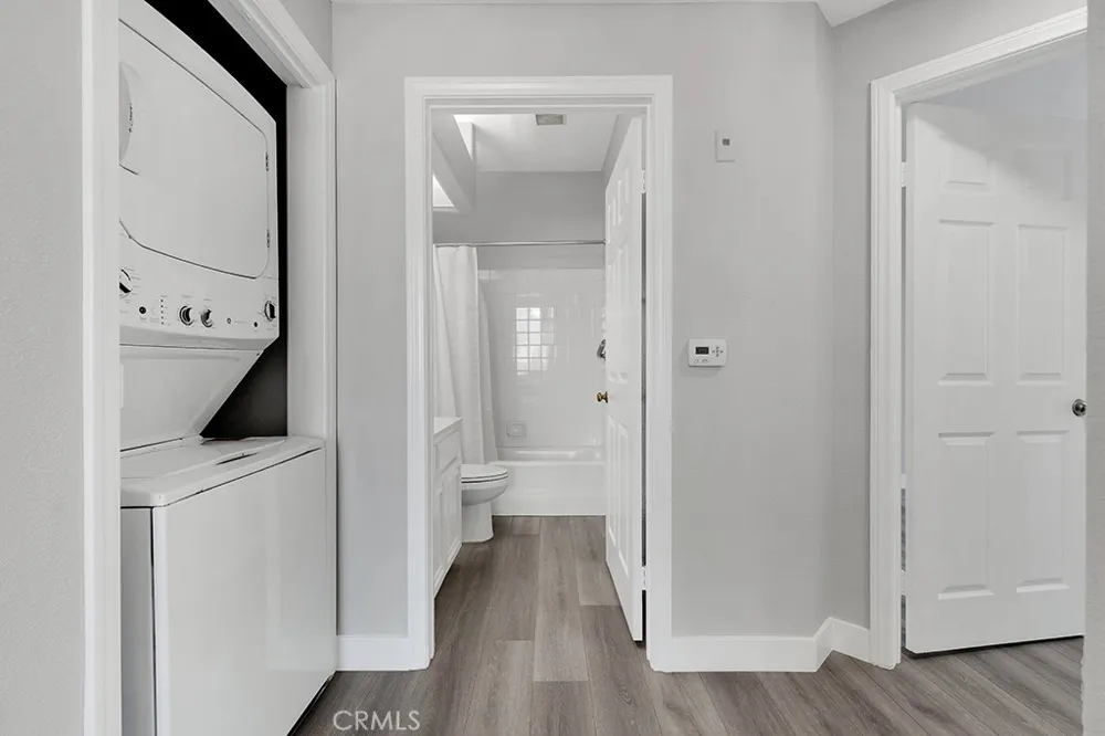 16940 Chatsworth #206 Granada Hills, CA 91344