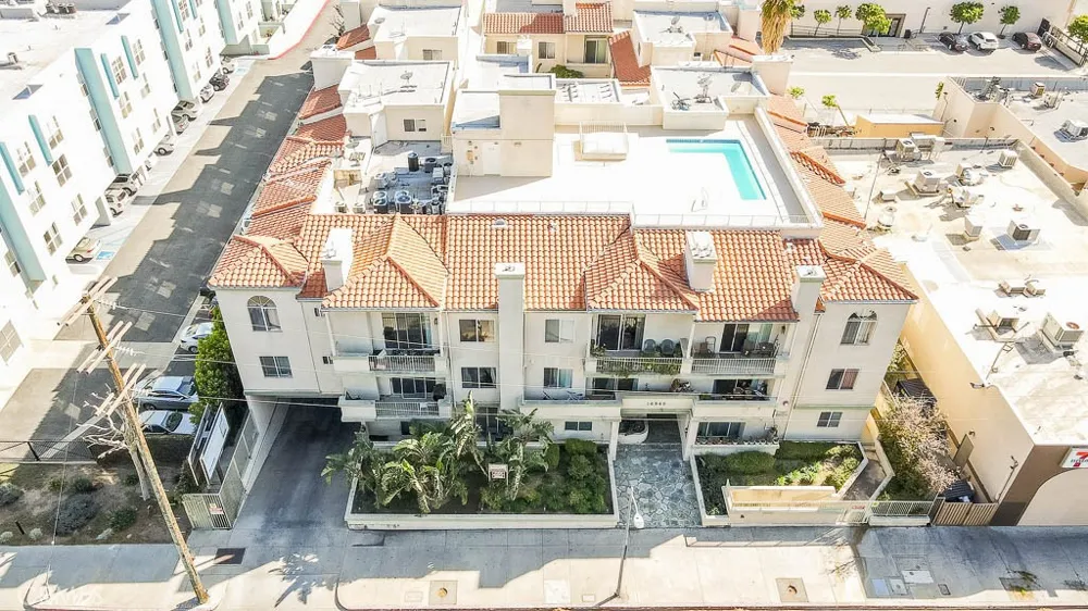 16940 Chatsworth #206 Granada Hills, CA 91344