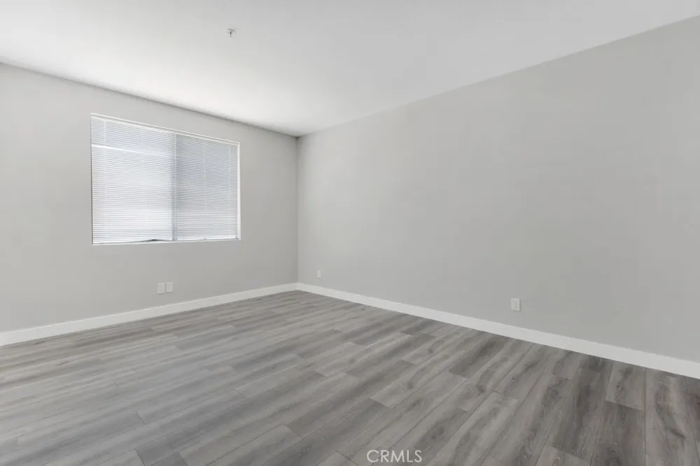 16940 Chatsworth #206 Granada Hills, CA 91344
