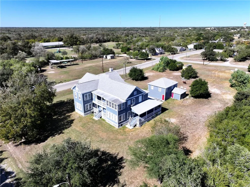 909 Power Street Refugio, TX 78377